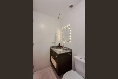 Banheiro de kitnet/studio para alugar com 1 quarto, 27m² em Ipiranga, São Paulo