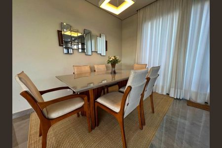 Casa à venda com 522m², 4 quartos e 6 vagas