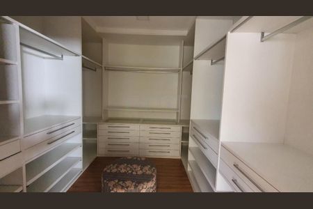 Casa à venda com 353m², 3 quartos e 3 vagas