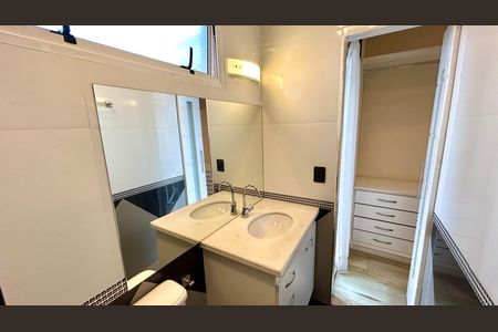 Casa de condomínio à venda com 120m², 2 quartos e 2 vagasBanheiro da Suíte