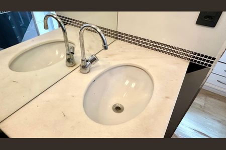 Casa de condomínio à venda com 120m², 2 quartos e 2 vagasBanheiro da Suíte