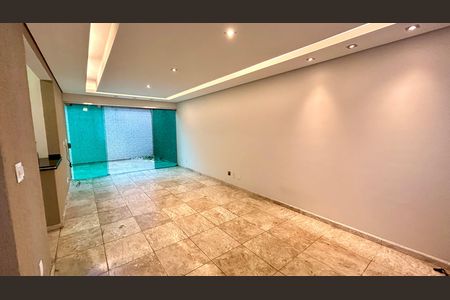Sala de casa de condomínio à venda com 2 quartos, 120m² em Parque Renato Maia, Guarulhos