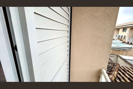 Casa de condomínio à venda com 120m², 2 quartos e 2 vagasSacada do quarto 