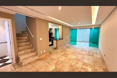 Sala de casa de condomínio à venda com 2 quartos, 120m² em Parque Renato Maia, Guarulhos