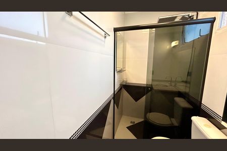 Casa de condomínio à venda com 120m², 2 quartos e 2 vagasBanheiro da Suíte