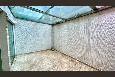 Casa de condomínio à venda com 120m², 2 quartos e 2 vagasQuintal