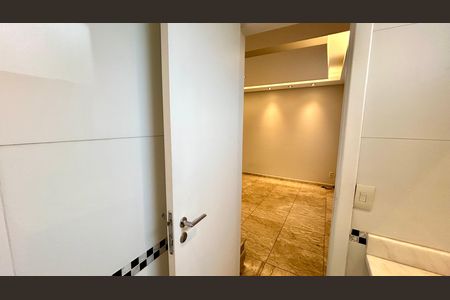 Casa de condomínio à venda com 120m², 2 quartos e 2 vagasLavabo