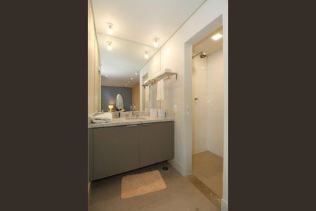 Apartamento para alugar com 82m², 1 quarto e 2 vagas Apartamento para alugar com 82m², 1 quarto e 2 vagasBanheiro da Suíte