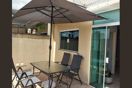 Casa de condomínio à venda com 160m², 4 quartos e 2 vagas