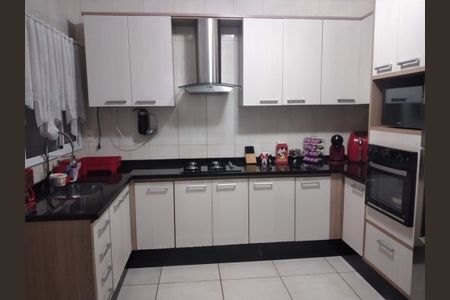 Casa de condomínio à venda com 160m², 4 quartos e 2 vagas
