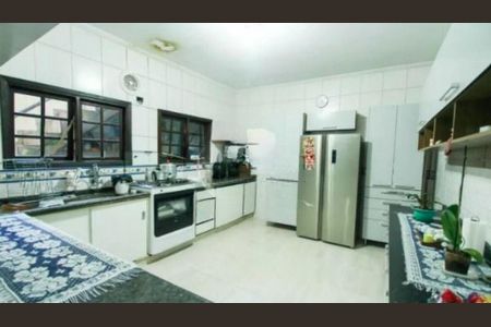 Casa à venda com 3 quartos, 160m² em Vila Carrão, São Paulo