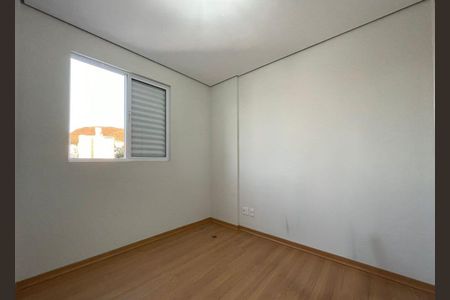 Quarto de apartamento para alugar com 3 quartos, 190m² em Buritis, Belo Horizonte