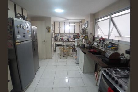Apartamento à venda com 223m², 4 quartos e 2 vagas
