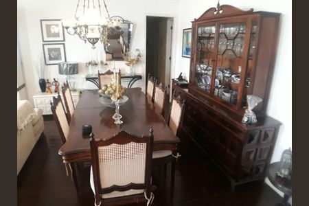 Apartamento à venda com 223m², 4 quartos e 2 vagas
