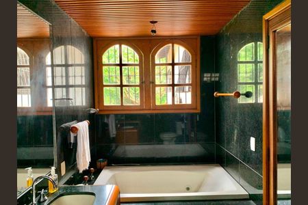 Casa à venda com 440m², 5 quartos e sem vaga