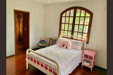 Casa à venda com 440m², 5 quartos e sem vaga