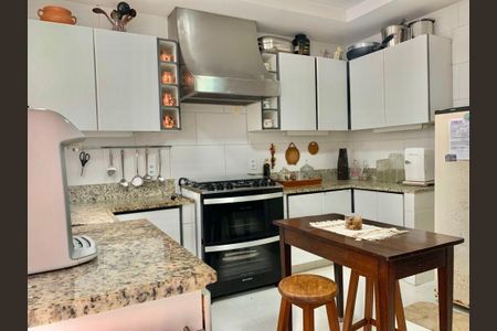 Casa à venda com 440m², 5 quartos e sem vaga