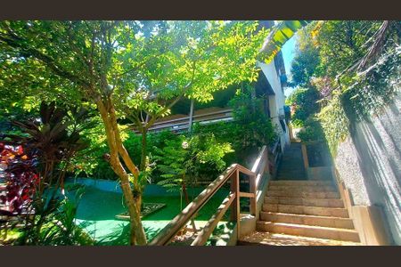 Casa à venda com 440m², 5 quartos e sem vaga