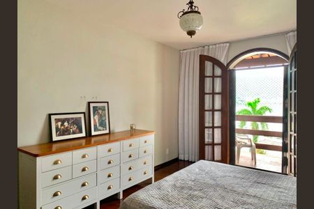 Casa à venda com 5 quartos, 440m² em São Francisco, Niterói