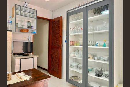 Casa à venda com 5 quartos, 440m² em São Francisco, Niterói