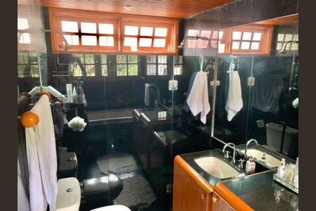 Casa à venda com 440m², 5 quartos e sem vaga