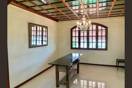 Casa à venda com 440m², 5 quartos e sem vaga