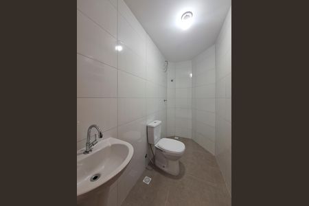 Banheiro de apartamento para alugar com 1 quarto, 45m² em Vila Guilherme, São Paulo