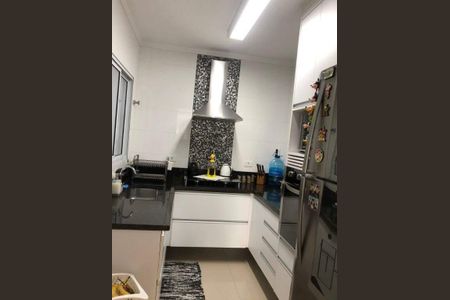Casa à venda com 3 quartos, 154m² em Vila Carrão, São Paulo