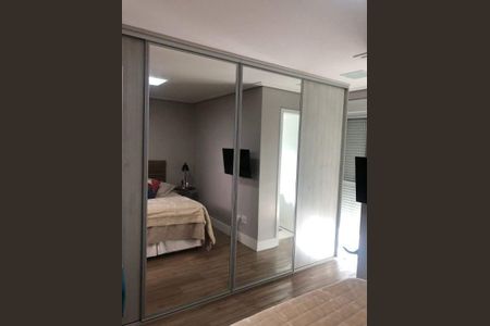 Casa à venda com 3 quartos, 154m² em Vila Carrão, São Paulo