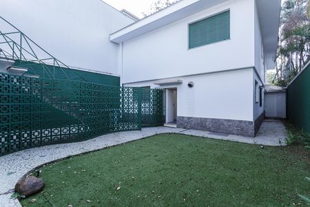 Quintal de casa para alugar com 4 quartos, 350m² em Jardim Luzitania, São Paulo