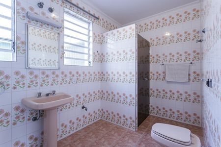 Banheiro da Suíte de casa para alugar com 4 quartos, 350m² em Jardim Luzitania, São Paulo