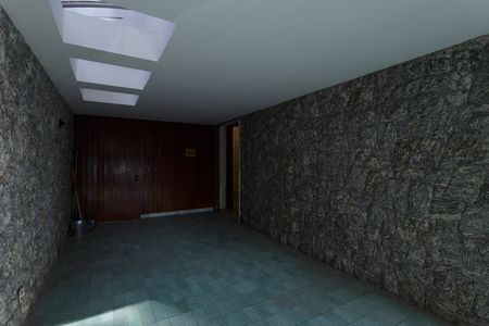 Garagem de casa para alugar com 4 quartos, 350m² em Jardim Luzitania, São Paulo