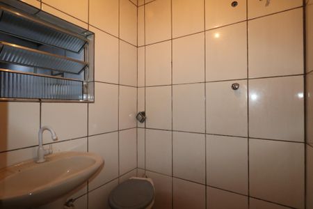 Casa para alugar com 50m², 1 quarto e sem vaga Casa para alugar com 50m², 1 quarto e sem vagaBanheiro