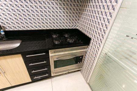 Cozinha - Forno de apartamento para alugar com 2 quartos, 47m² em Vila California, São Paulo