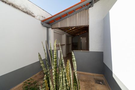 Casa para alugar com 70m², 2 quartos e sem vagaQuintal