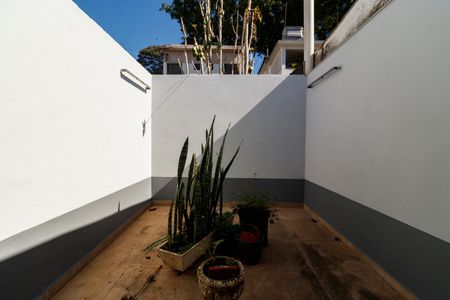 Casa para alugar com 70m², 2 quartos e sem vagaQuintal