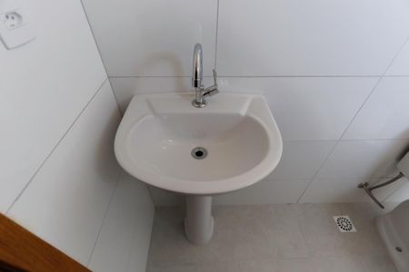 Apartamento para alugar com 46m², 2 quartos e sem vaga Apartamento para alugar com 46m², 2 quartos e sem vagaBanheiro