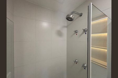 Studio Banheiro de kitnet/studio para alugar com 1 quarto, 24m² em Pinheiros, São Paulo