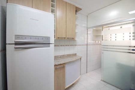 Apartamento para alugar com 64m², 3 quartos e 1 vaga Apartamento para alugar com 64m², 3 quartos e 1 vagaCozinha - Armários