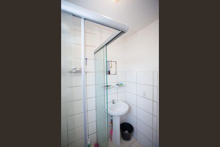 Banheiro social de apartamento à venda com 2 quartos, 45m² em Nacional, Contagem