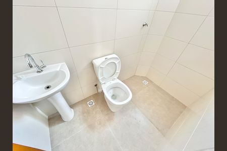 Apartamento para alugar com 44m², 2 quartos e sem vaga Apartamento para alugar com 44m², 2 quartos e sem vagaBanheiro
