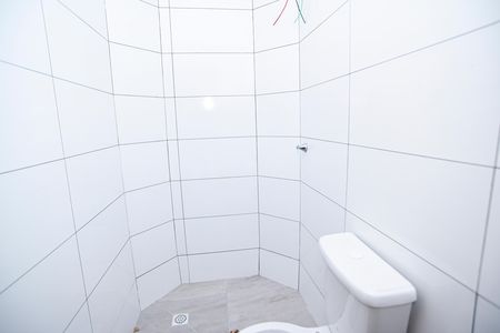 Banheiro de apartamento para alugar com 1 quarto, 32m² em Jardim Algarve, Alvorada
