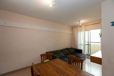 SALA DOIS AMBIENTES de apartamento à venda com 3 quartos, 69m² em Vila Nova Teixeira, Campinas