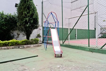 Apartamento para alugar com 55m², 2 quartos e 1 vaga Apartamento para alugar com 55m², 2 quartos e 1 vagaÁrea comum - Playground