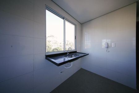Apartamento à venda com 40m², 2 quartos e sem vaga Apartamento à venda com 40m², 2 quartos e sem vagaCozinha e Área de Serviço