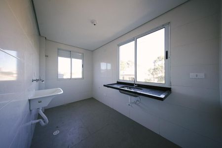 Apartamento à venda com 40m², 2 quartos e sem vaga Apartamento à venda com 40m², 2 quartos e sem vagaCozinha e Área de Serviço