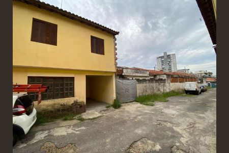 Casa para alugar com 90m², 3 quartos e 1 vaga