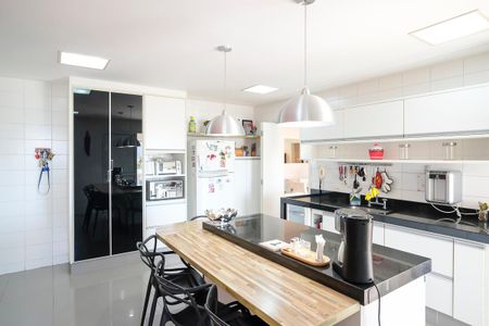 Apartamento à venda com 143m², 3 quartos e 2 vagasCozinha