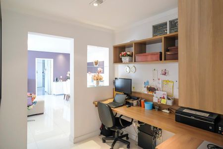 Apartamento à venda com 143m², 3 quartos e 2 vagasEscritório