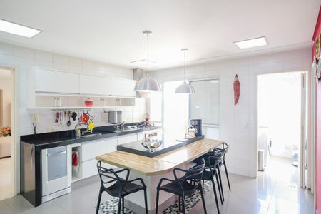 Apartamento à venda com 143m², 3 quartos e 2 vagasCozinha